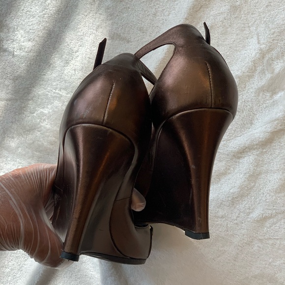 Gucci Vintage Bronze Wedges with Gold Horsebit Accent, Size 10.5! - Picture 5 of 10